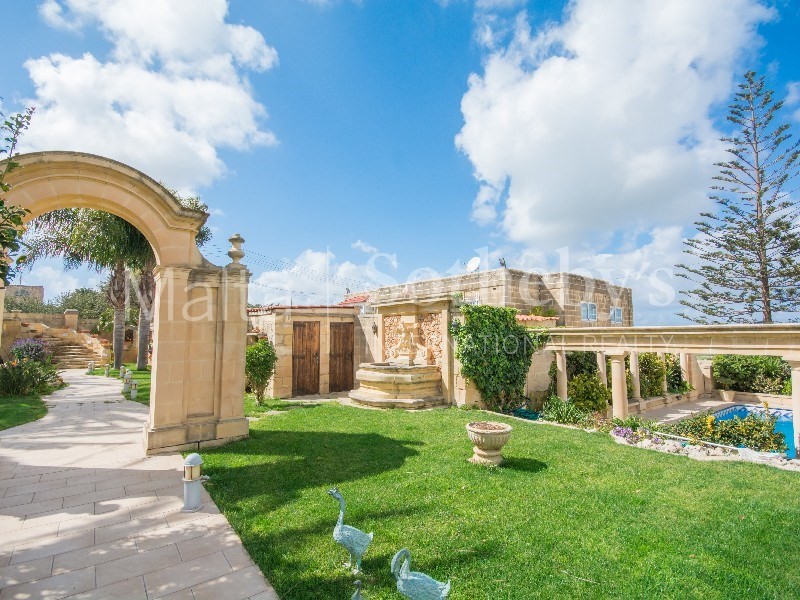 Detached villa, Mosta