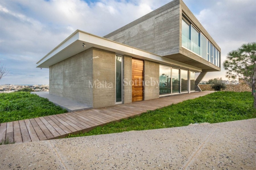 Contemporary luxury villa in Tal-Ibragg, Malta