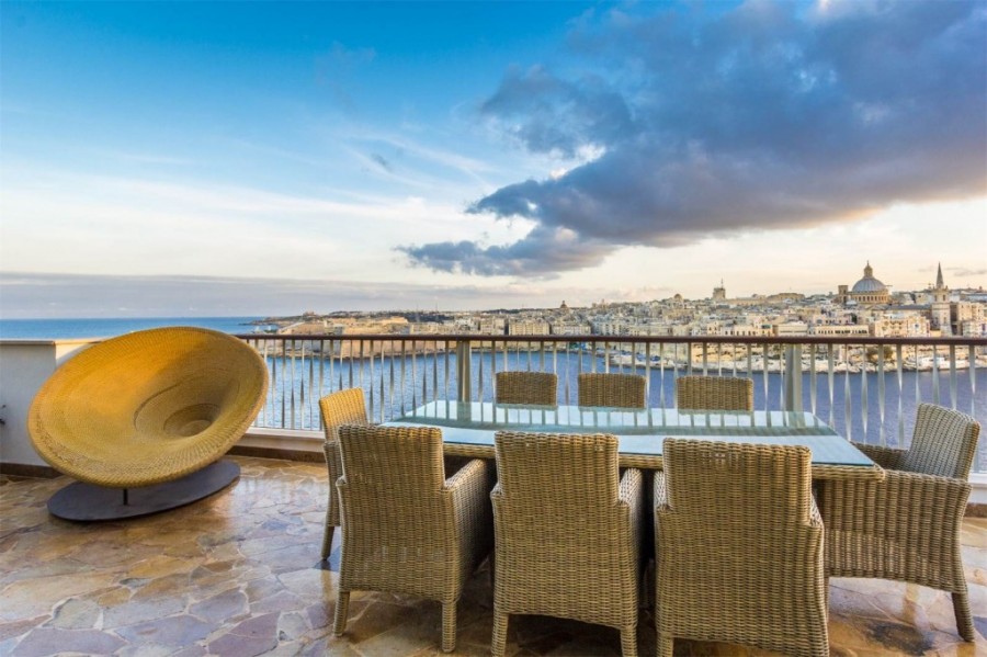 Lucury Penthouse in Tigne Point, Sliema, Malta