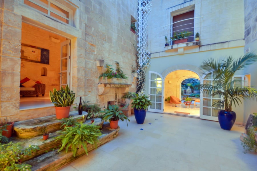 blog-wp-content-uploads-2016-01-Zurrieq-house-of-character-1024x681