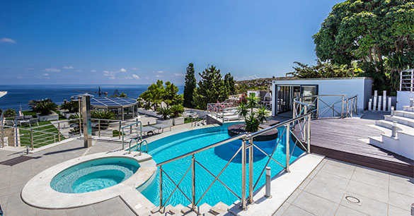 Holiday home in Mellieha, Malta with pool and stunning views.
